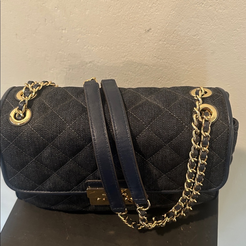Michael Kors Quilted Denim Shoulder Bag with Gold Accents. - Picture 3 of 5